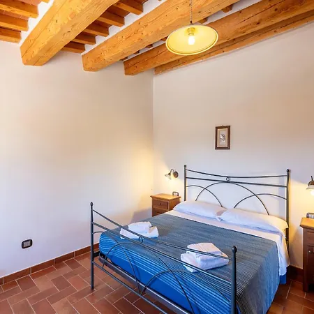 In A With 2 Swimming Pools Vakantiehuis Smirra